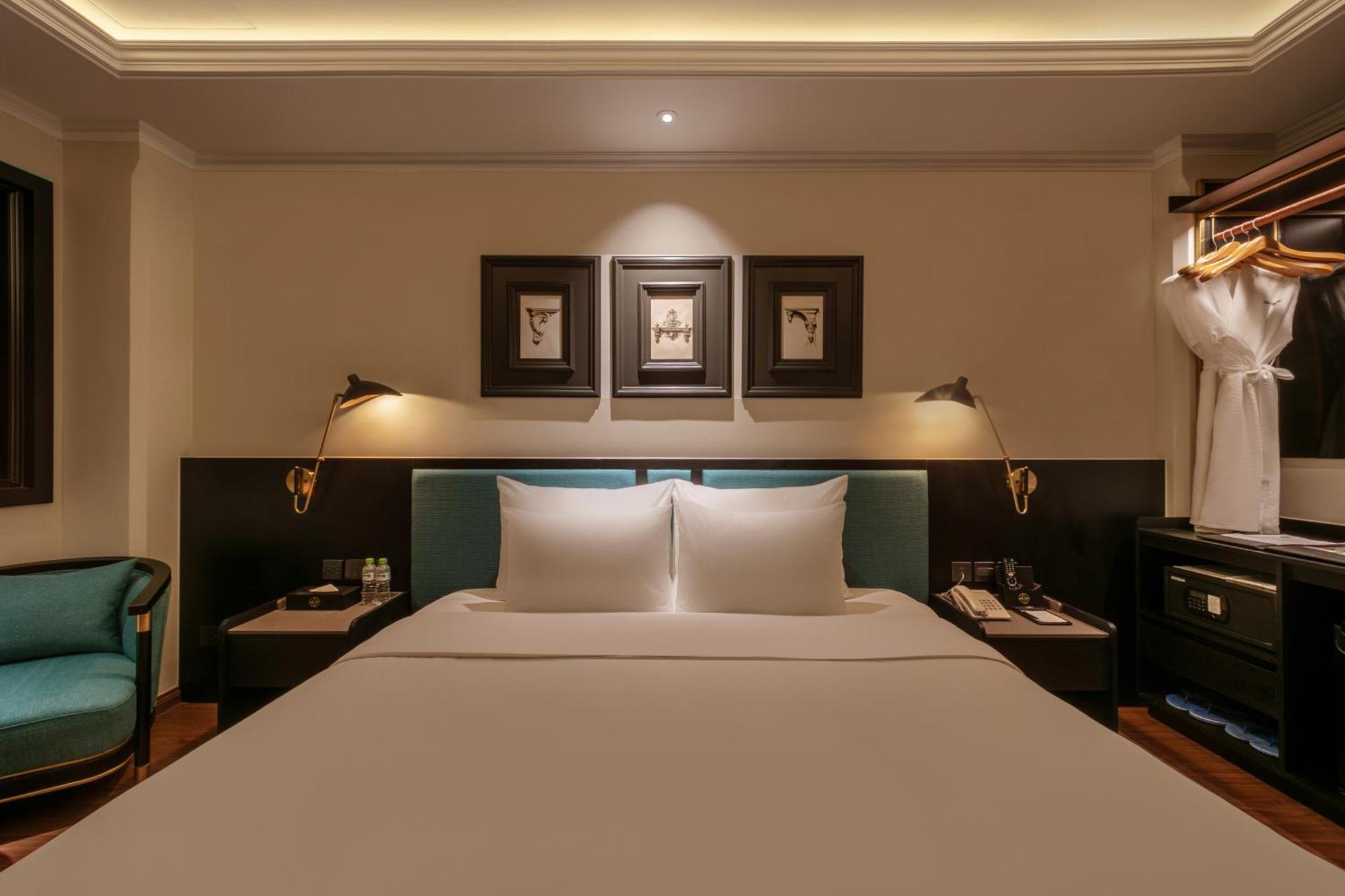 Champton Hanoi Hotel Exterior photo
