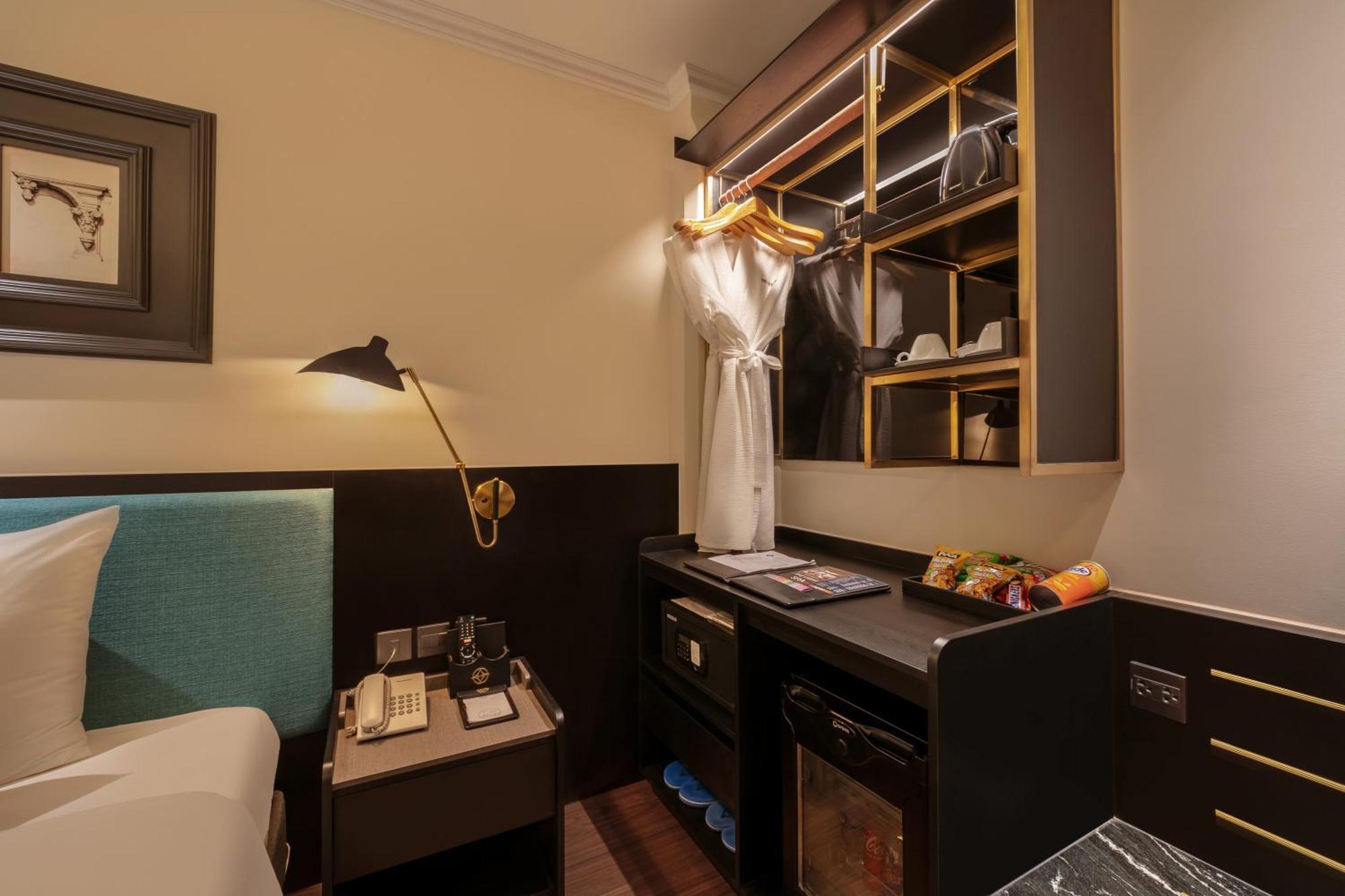 Champton Hanoi Hotel Exterior photo